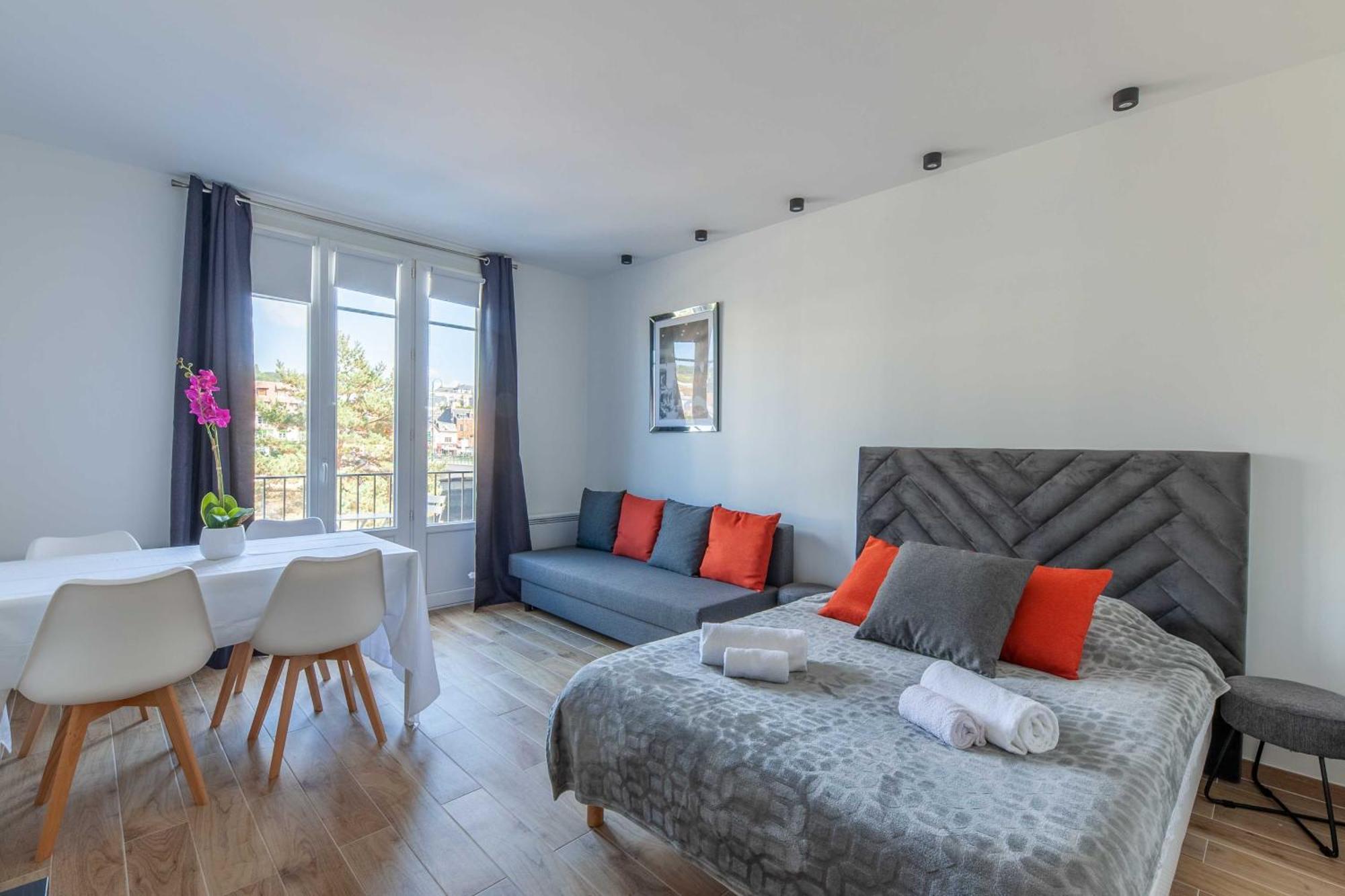 Studio Sleeps 4 With Terrace, 500M Place Morny Deauville Extérieur photo