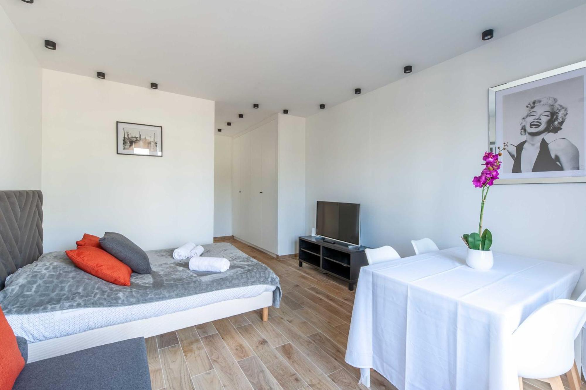 Studio Sleeps 4 With Terrace, 500M Place Morny Deauville Extérieur photo